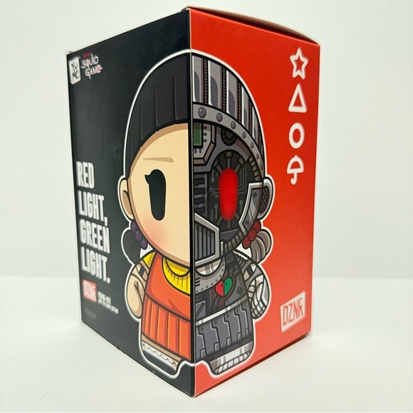 Squid Game Young-hee Dual Design Collector Plush DZNR Series - Picture 3 of 7